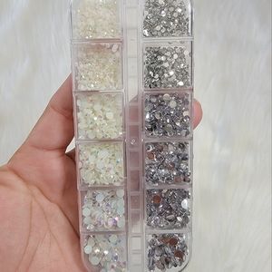 App. 5000pcs different sizes, 2 colors in 1 pack flatback rhinestones